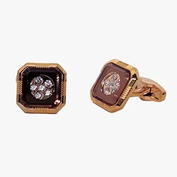 color: Square gold cufflink with rhinestones